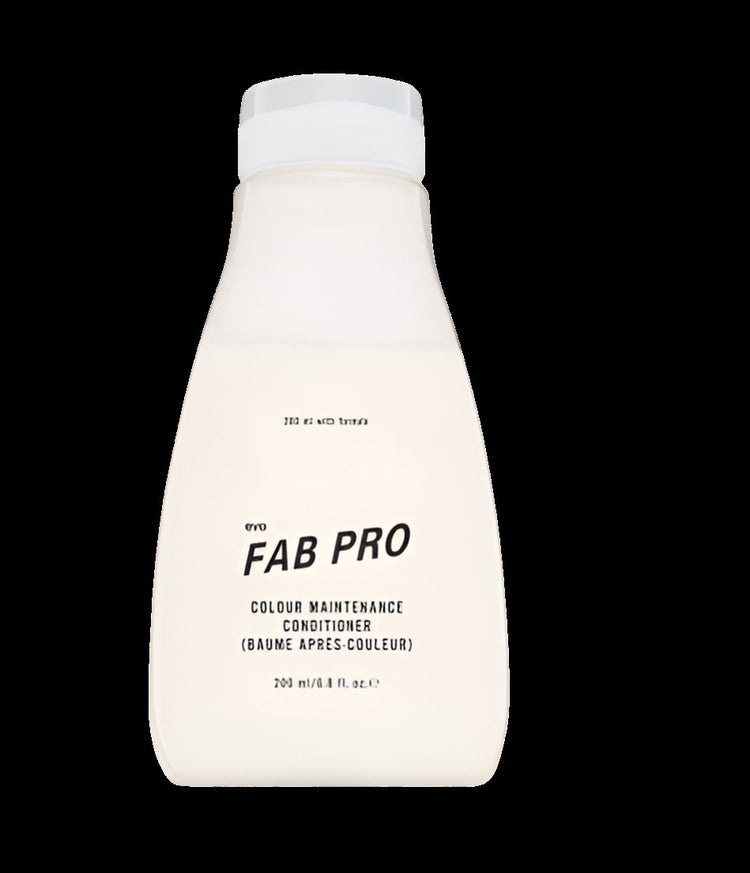 Fab Pro Farbpflege-Serie von Evo – individuell abgestimmte Farbauffrischung und Pflege für coloriertes Haar, erhält Glanz und Leuchtkraft zwischen den Friseurbesuchen, erhältlich bei Lissi Weber Schweinfurt.