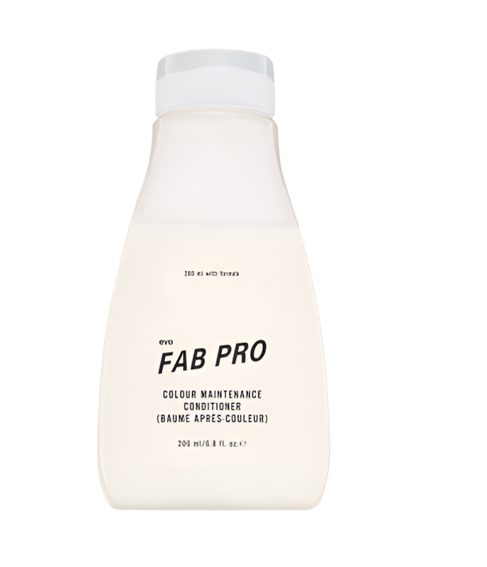 Fab Pro Farbpflege-Serie von Evo – individuell abgestimmte Farbauffrischung und Pflege für coloriertes Haar, erhält Glanz und Leuchtkraft zwischen den Friseurbesuchen, erhältlich bei Lissi Weber Schweinfurt