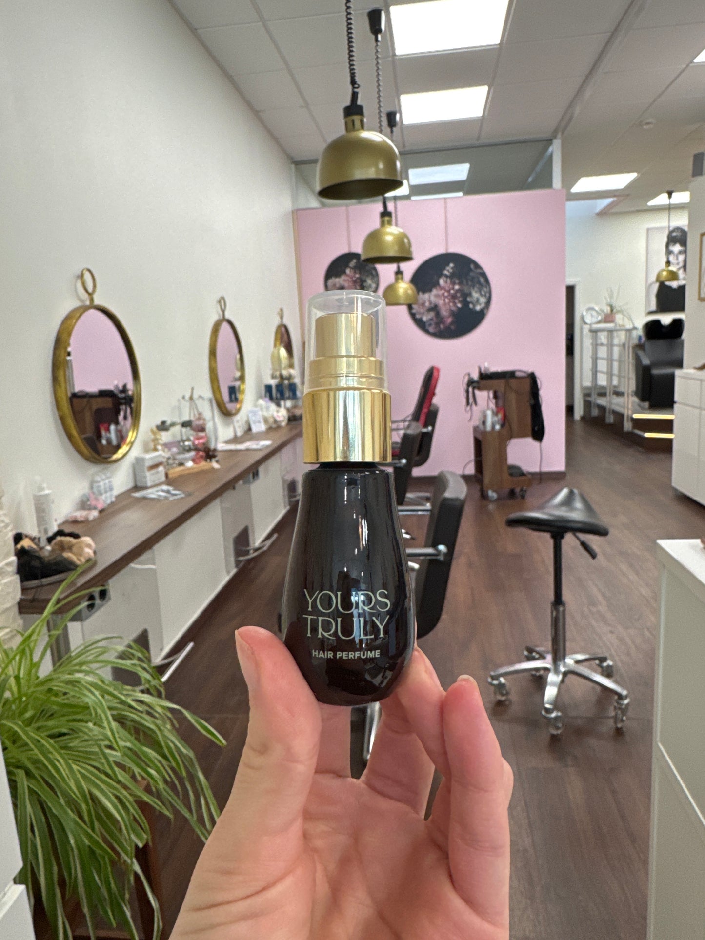 Yours Truly Hair Perfume Black Light Haarparfum