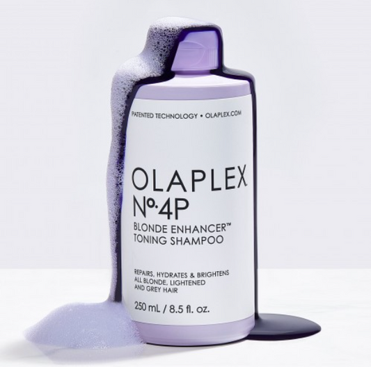 Olaplex No.4P Blonde Enhancer – violettes Shampoo gegen Gelbstich für blondes, silbernes & graues Haar