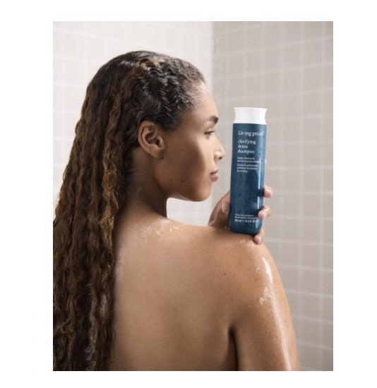 Living Proof Clarifying Detox Shampoo – Tiefenreinigendes Detox-Shampoo für sauberes Haar, frische Kopfhaut & Farbbrillanz