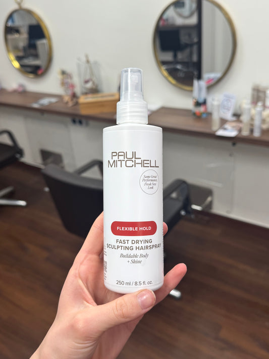 Paul Mitchell Fast Drying Sculpting Hairspray Flexible Hold Haarspray für schnellen Halt und Volumen, in Hand im Salon – Paul Mitchell