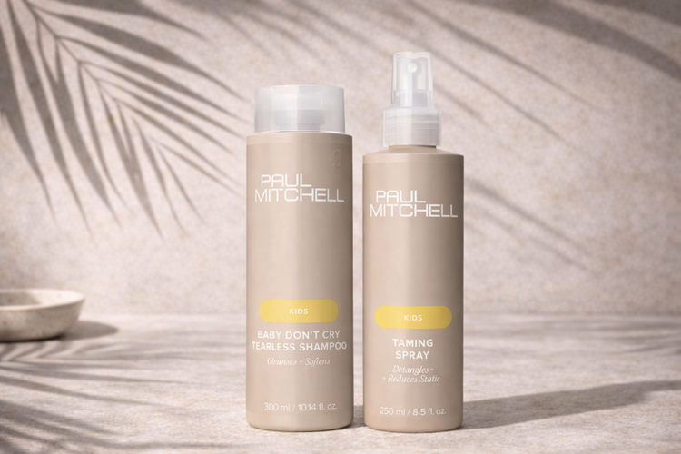 Kids Serie Haarpflege Set mit Baby Dont Cry Shampoo und Taming Spray im Licht und Schattenspiel – Paul Mitchell