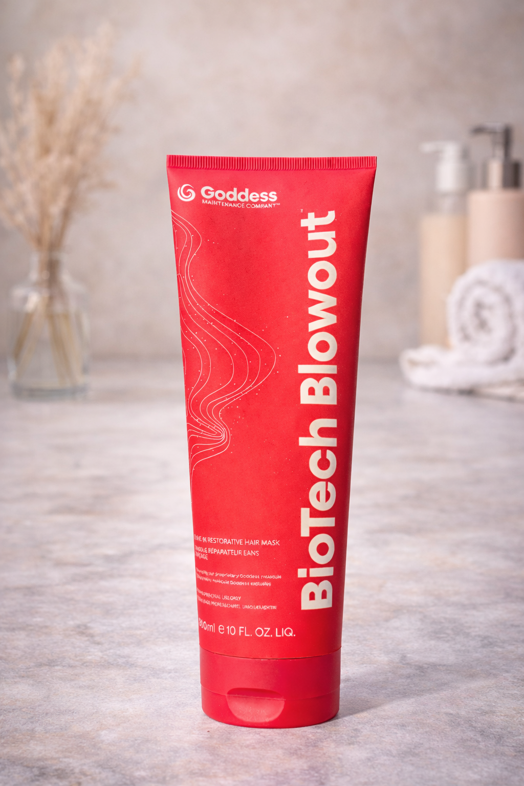 BioTech Blowout Leave in Haarmaske rote Tube frontal aufgenommen vor ruhigem Studiohintergrund – Goddess