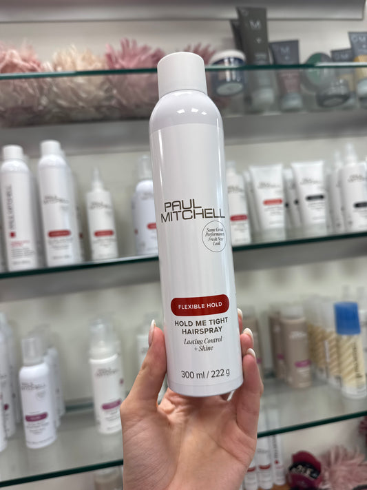 Haarlack flexibel Halt Paul Mitchell Hold Me Tight Haarspray Anwendung im Salon Paul Mitchell
