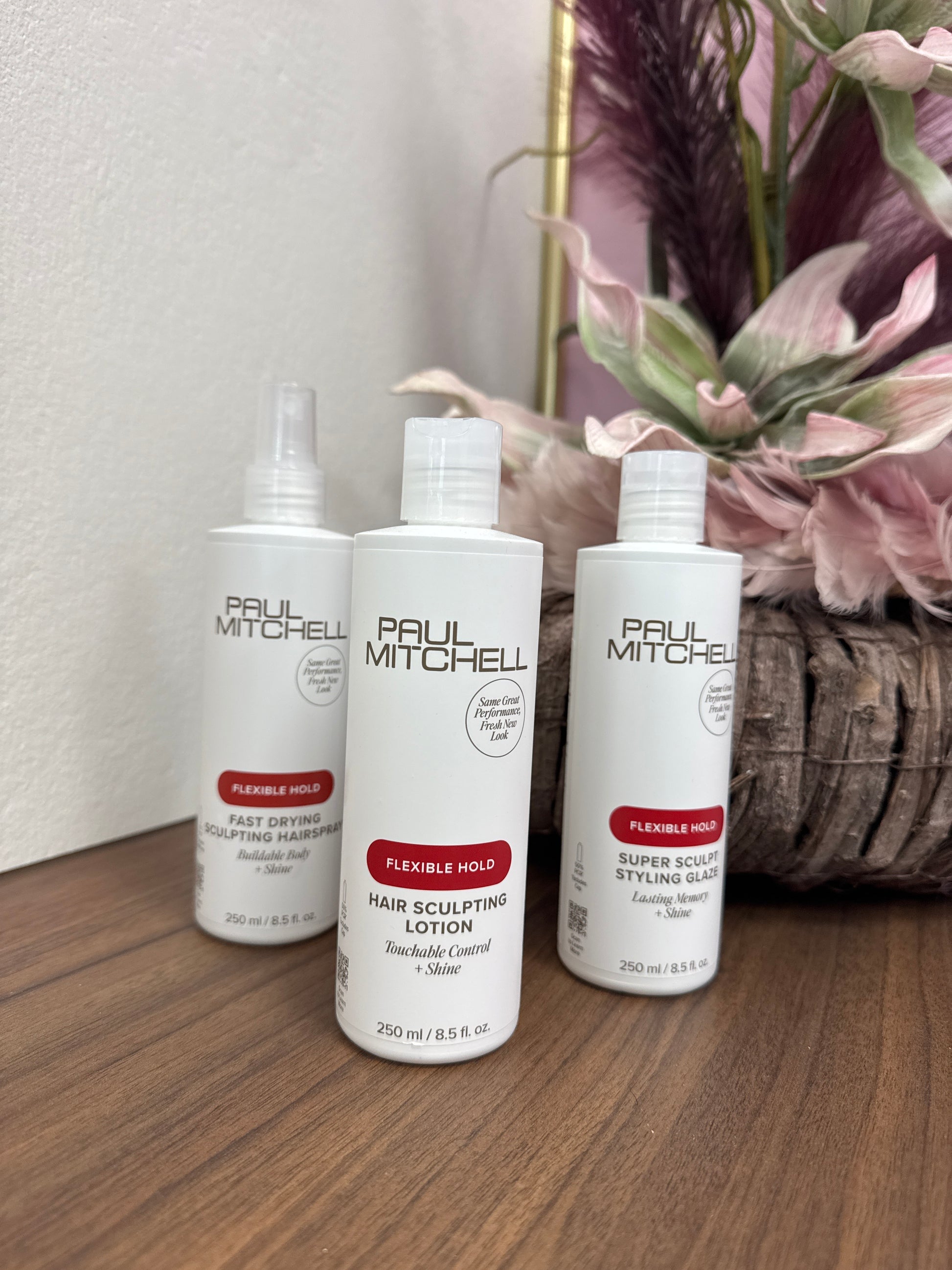 Stylingprodukte flexibel Halt Paul Mitchell Hair Sculpting Lotion Styling Glaze Haarspray Set nebeneinander Paul Mitchell