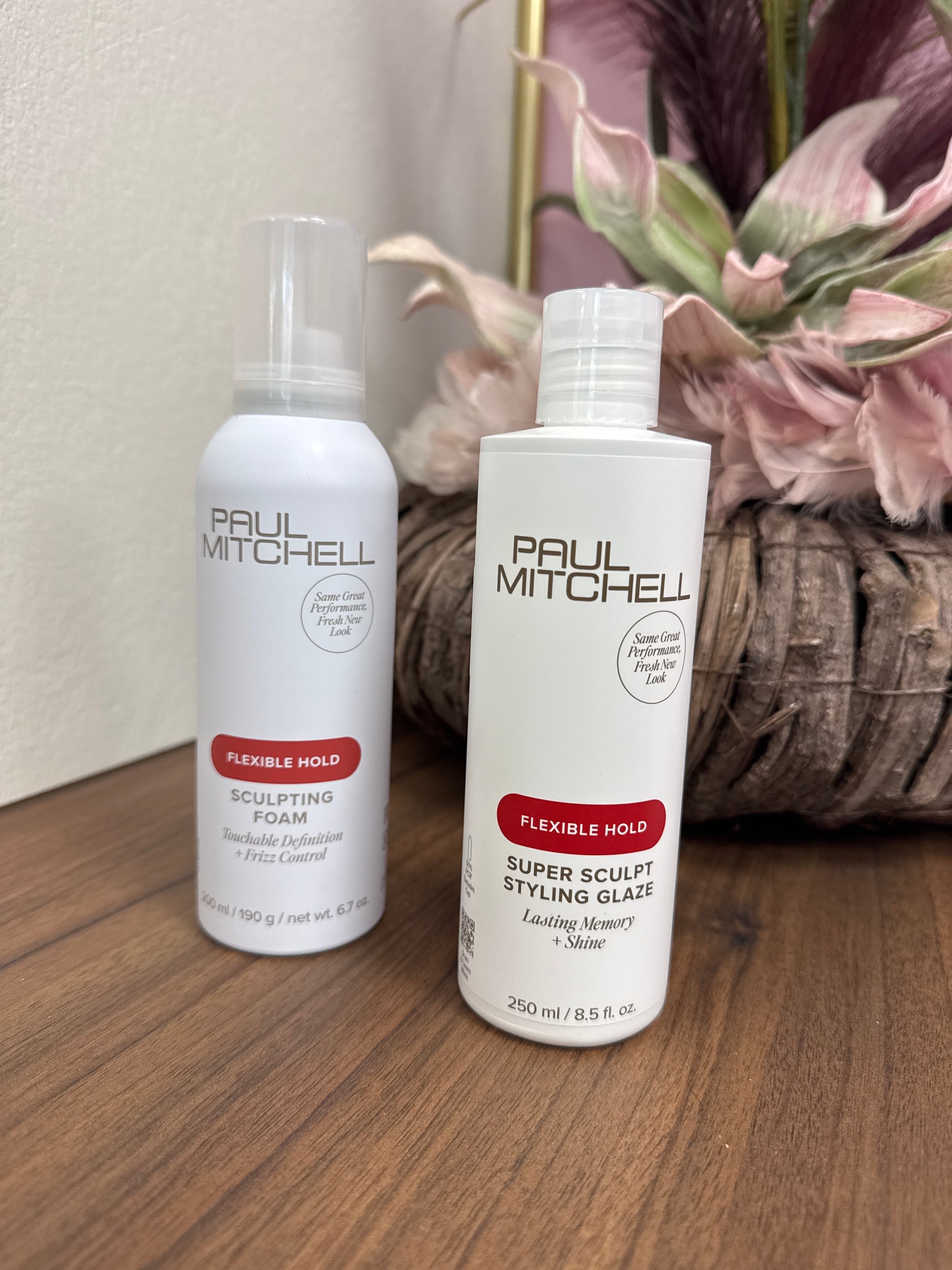 Stylingprodukte flexibel Halt Paul Mitchell Sculpting Foam Styling Glaze zwei Produkte nebeneinander Paul Mitchell