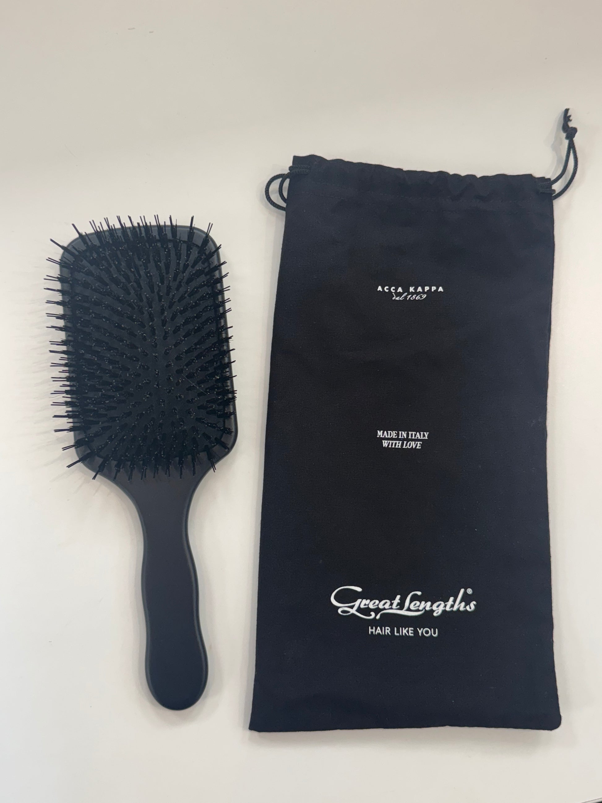 Great Lengths Paddle Brush mit Aufbewahrungsbeutel, Extensionsbürste für schonende Haarpflege – Great Lengths