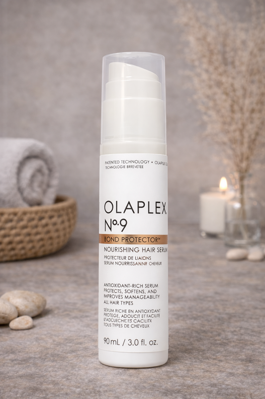 Olaplex No.9 Bond Protector Serum Produkt mit natürlichem Lifestyle Hintergrund und Tiefe – Olaplex