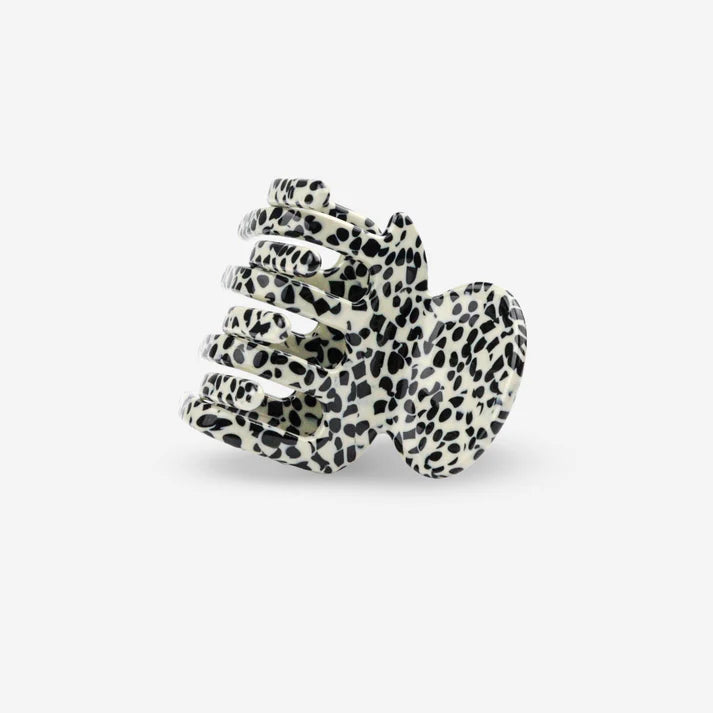 Kompakte Haarklammer aus Cellulose Acetat mit feiner Maserung, schräge Seitenansicht für Half up Frisuren, SASSTIE