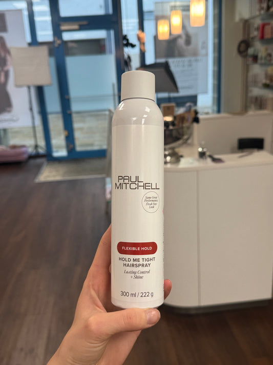 Paul Mitchell Hold Me Tight Hairspray Flexible Hold Haarspray für starken Halt und Glanz, in Hand im Salon – Paul Mitchell